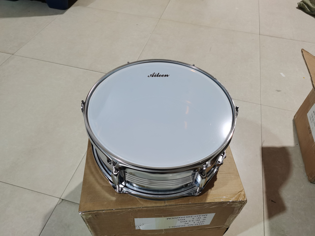 Tambor profesional de acero de 14 pulgadas con baquetas (SD400)