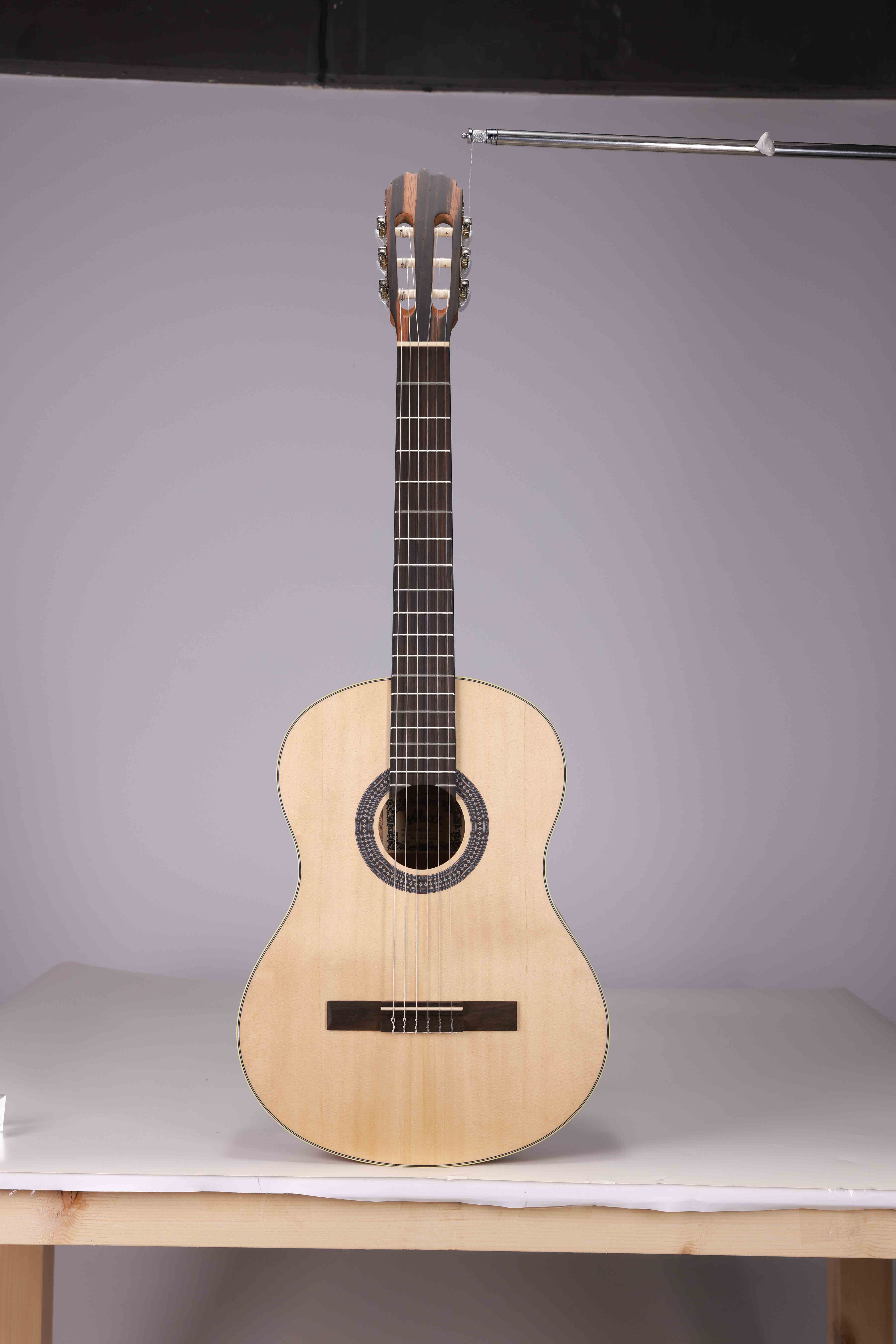WCG1602 Winzz Exotic Material 39'' Guitarra clásica fabricada en Indonesia