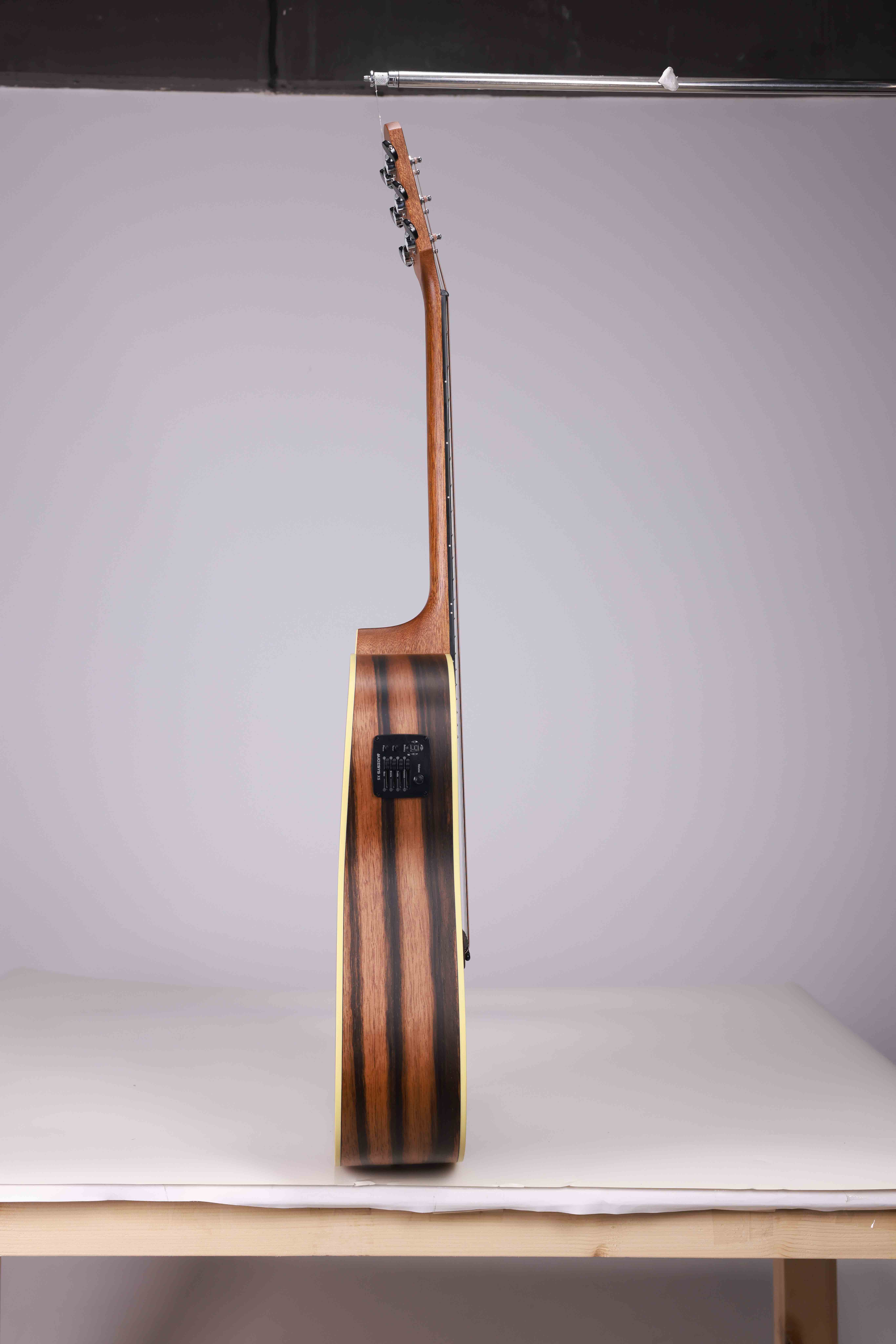 WAG602C Winzz Exotic Material Guitarra eléctrica acústica recortada de 41 ' Fabricada en Indonesia