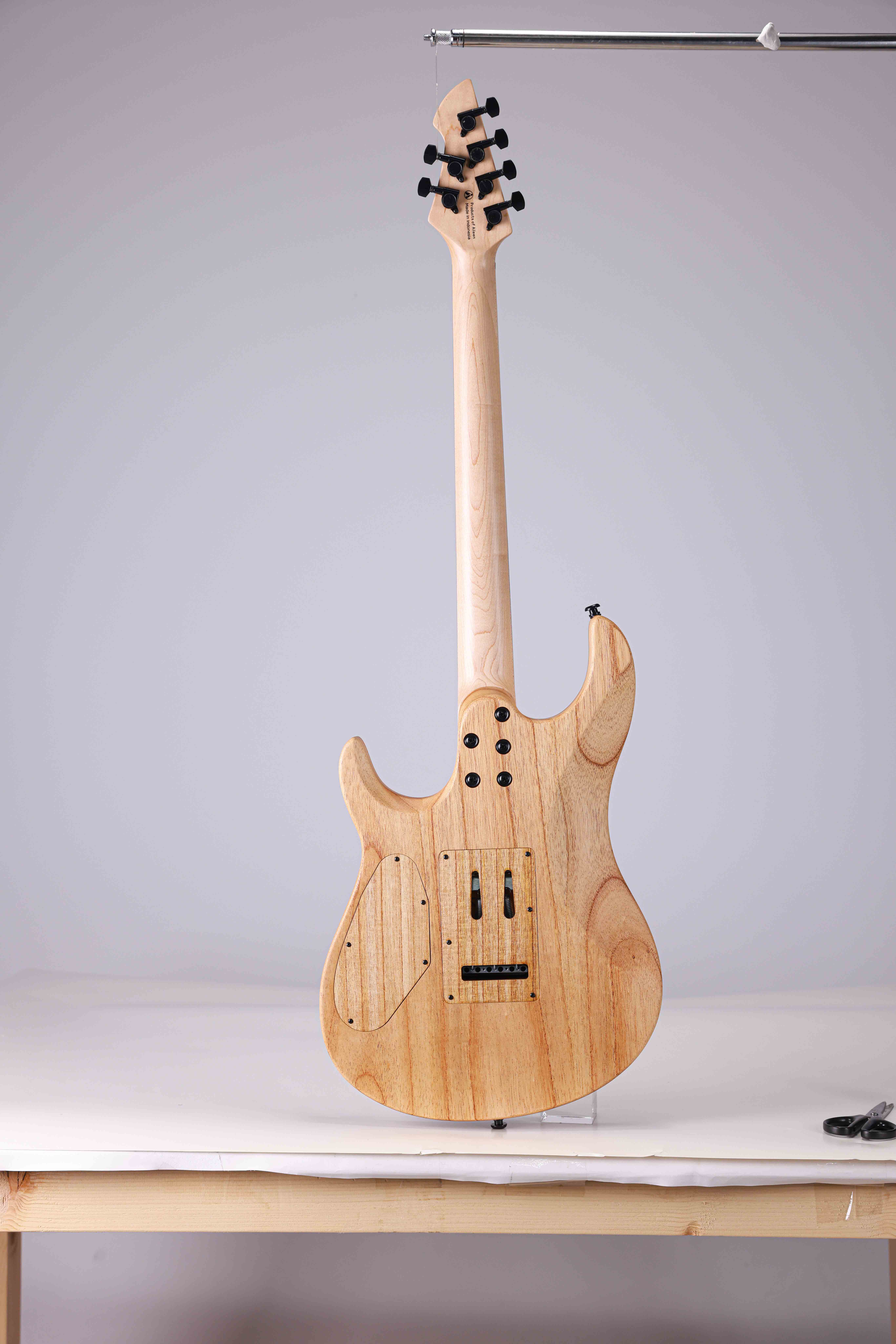 WOS EX80-ME Mindi Body Eboni (grosor: 6 mm) Guitarra eléctrica superior fabricada en Indonesia