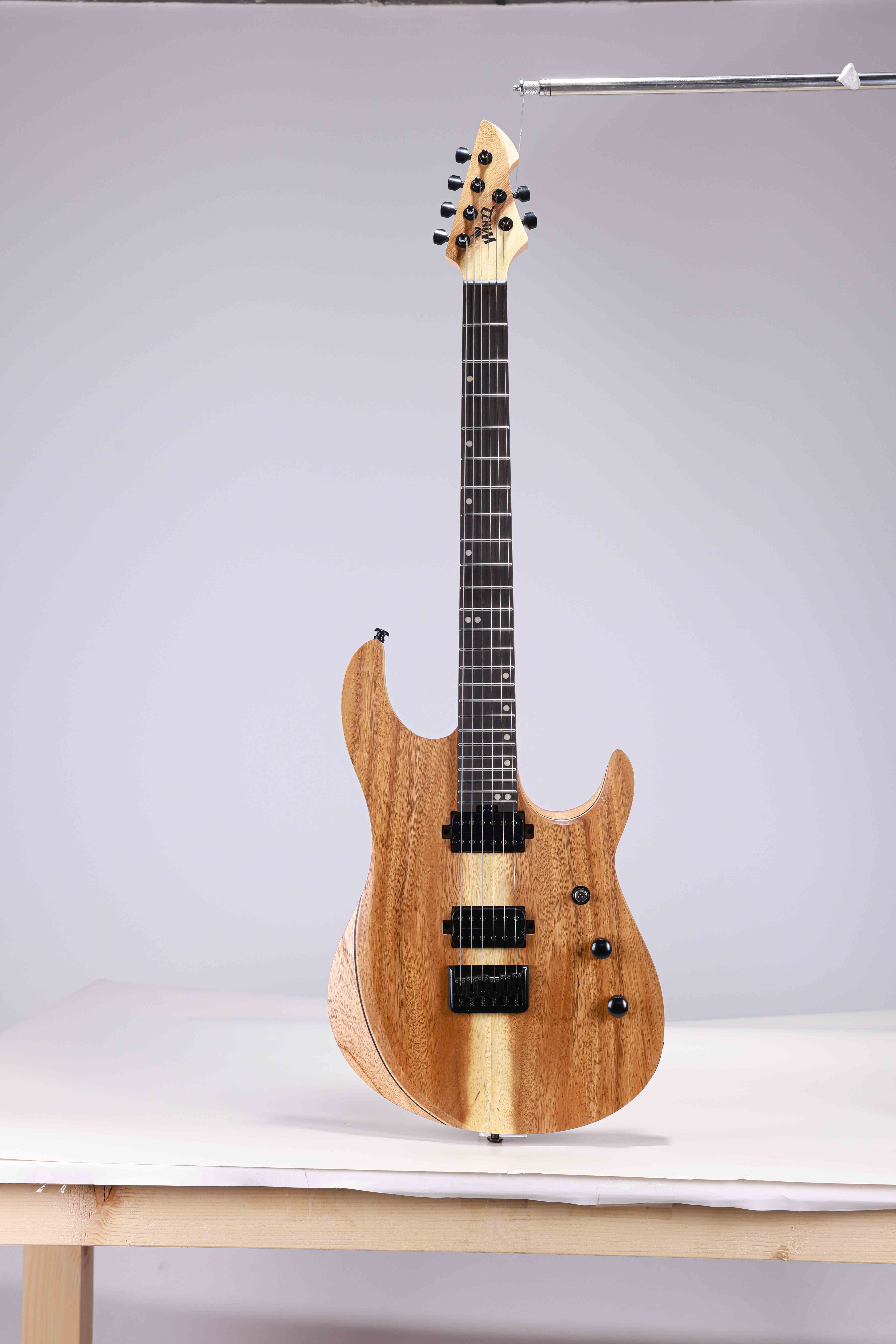 WOS EX80-MK Mindi Body Koa (grosor: 6 mm) Guitarra eléctrica superior fabricada en Indonesia