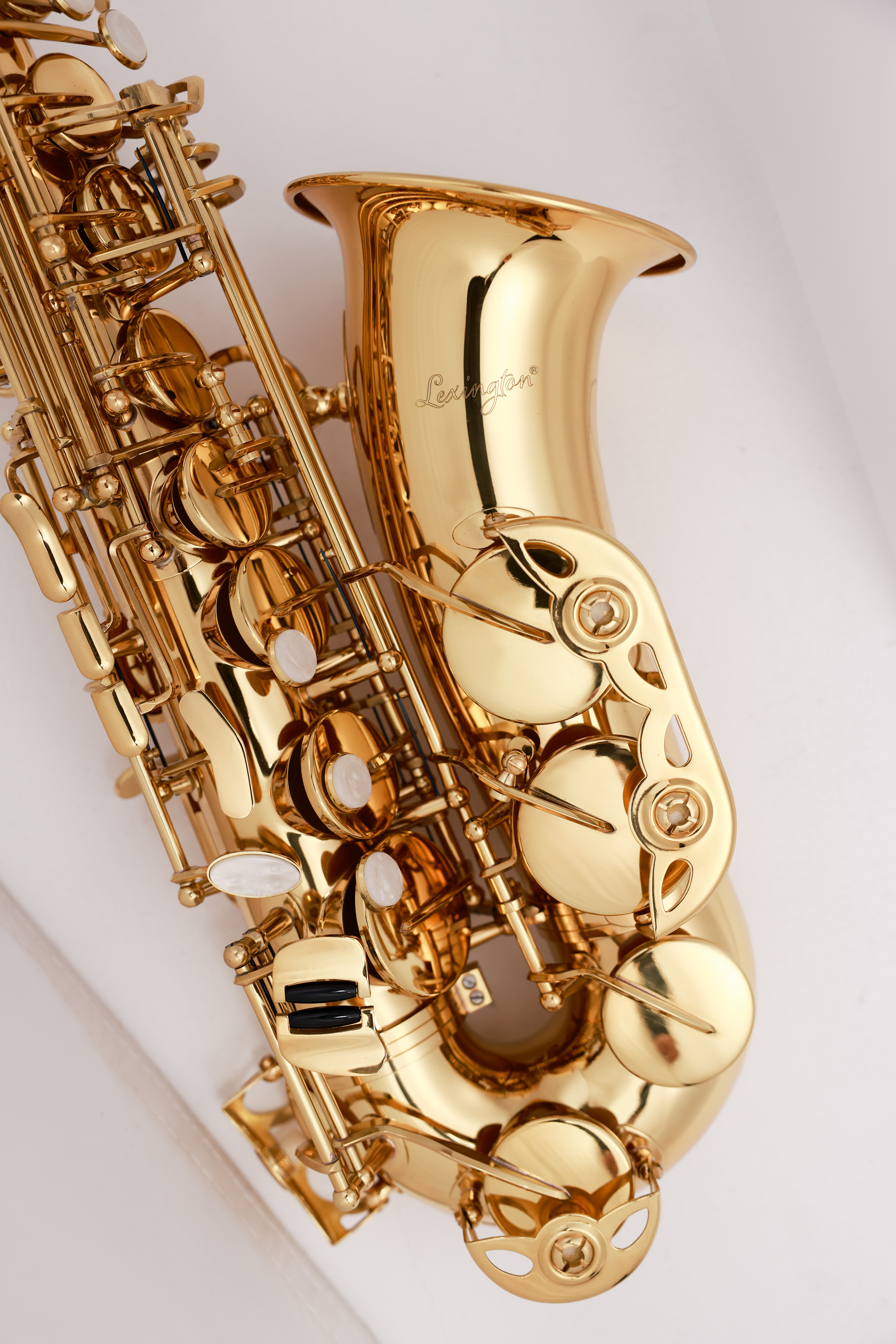 Saxofón alto de material de latón amarillo de grado general ASP-G7010G