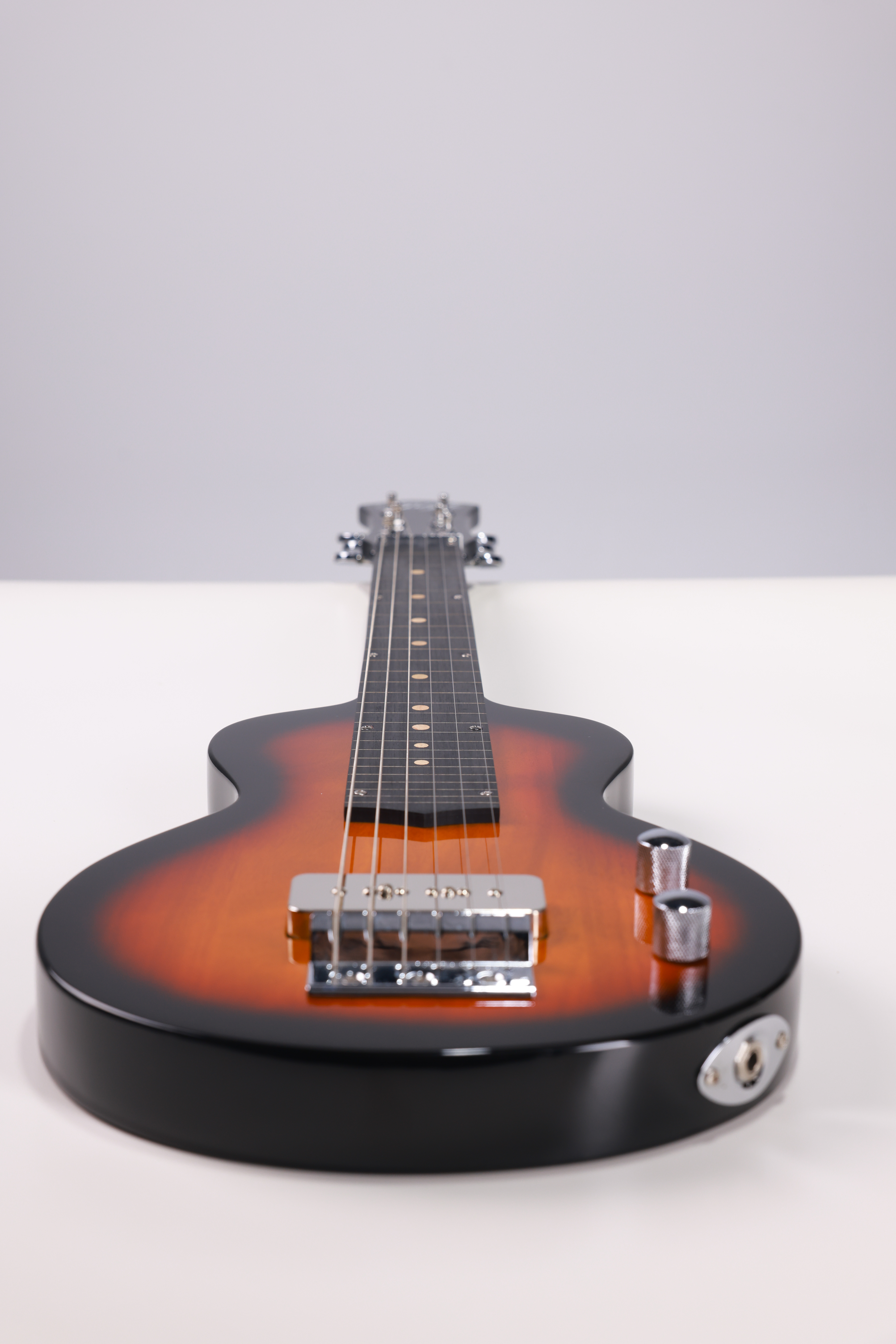 EAW03 Suministro de fábrica Soild Okoume a través del cuerpo Guitarra eléctrica estilo Weisenborn hawaiana