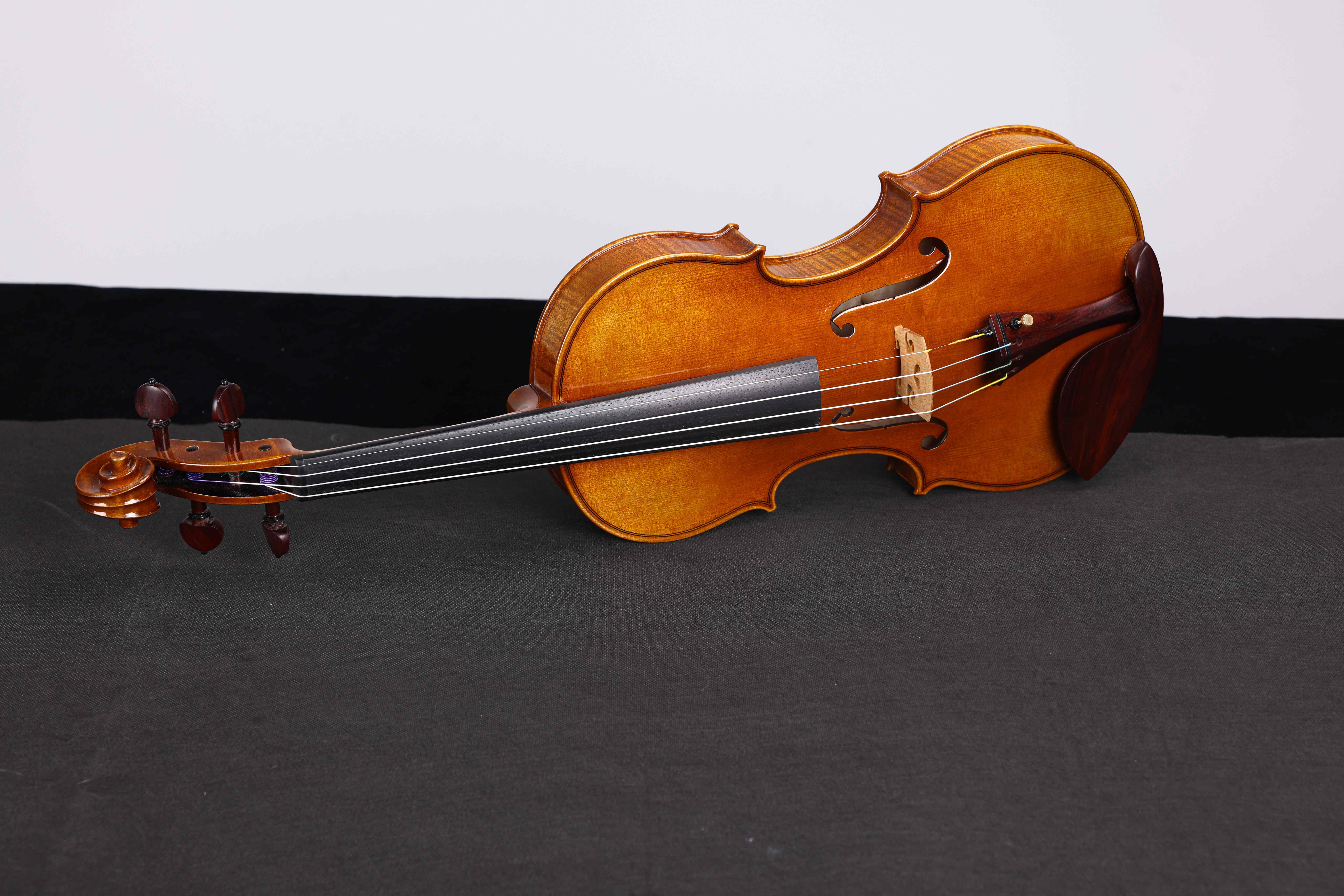 VH680B Nice Musical Instruments Mastery Series Materiales europeos Violín 4/4