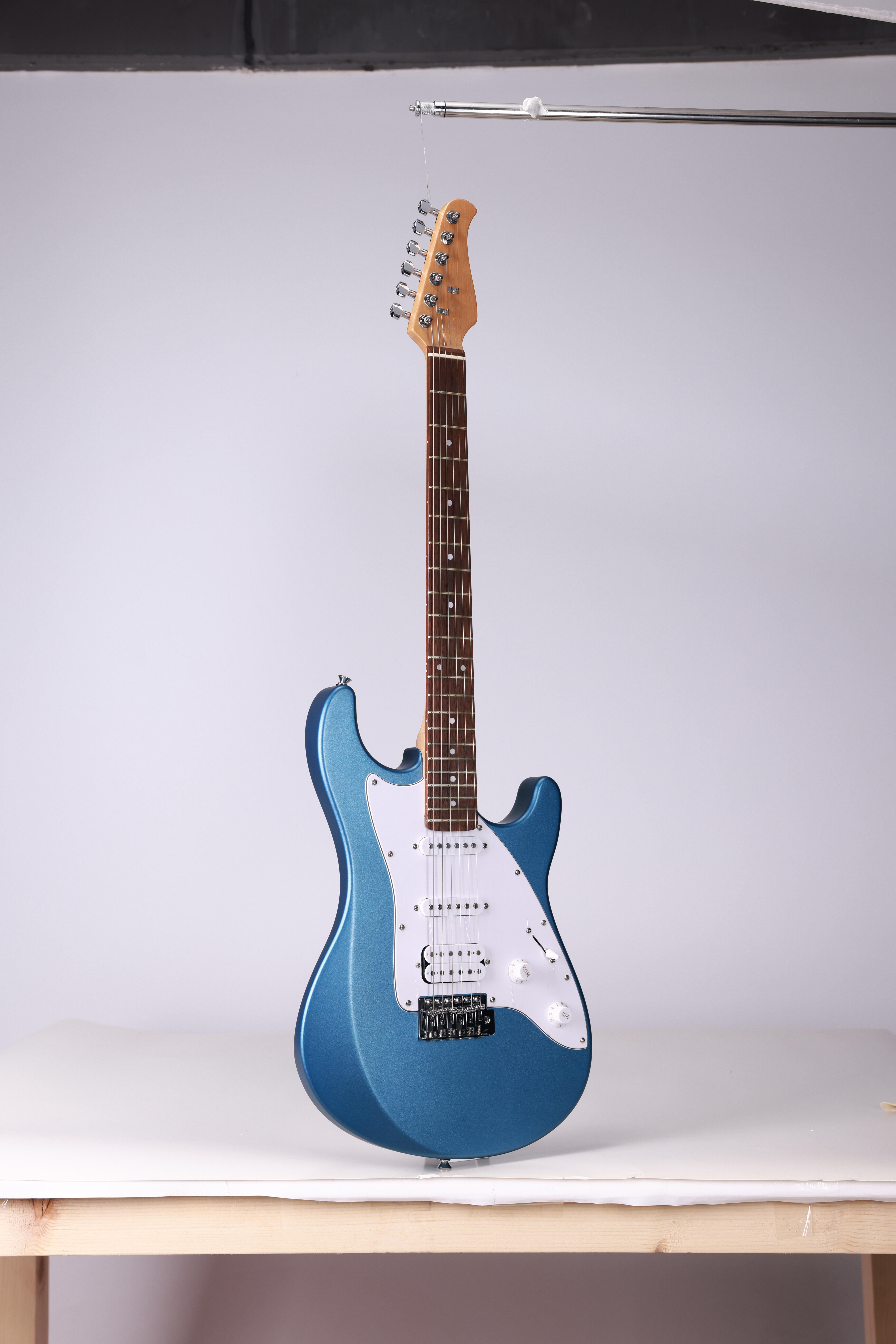 Guitarra eléctrica con cuerpo de material compuesto Winzz WGS02