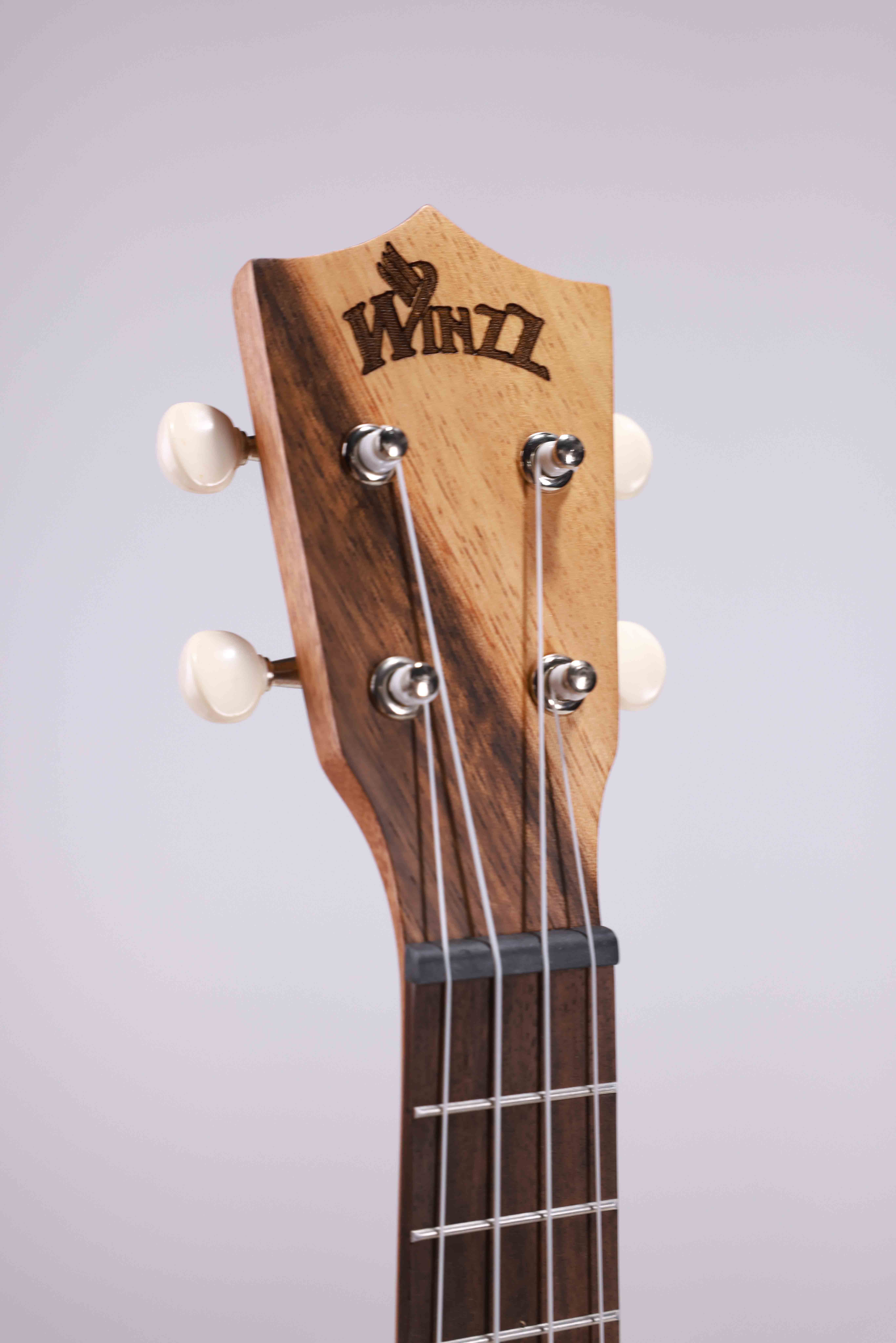 AU601-23 Ukelele Winzz Quality Concert de 23'' fabricado en Indonesia