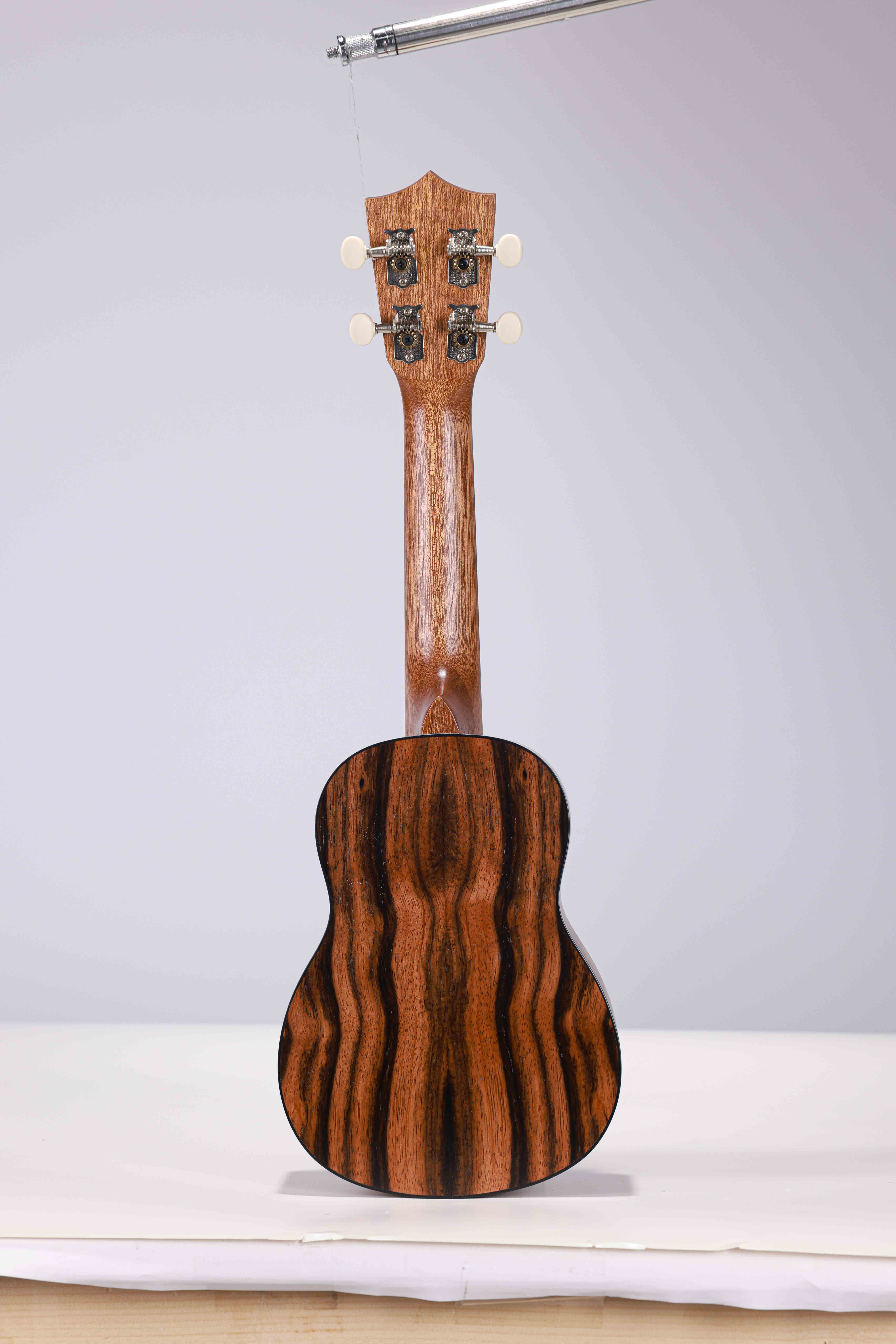AU602-21 Ukelele soprano de calidad Winzz de 21 pulgadas fabricado en Indonesia