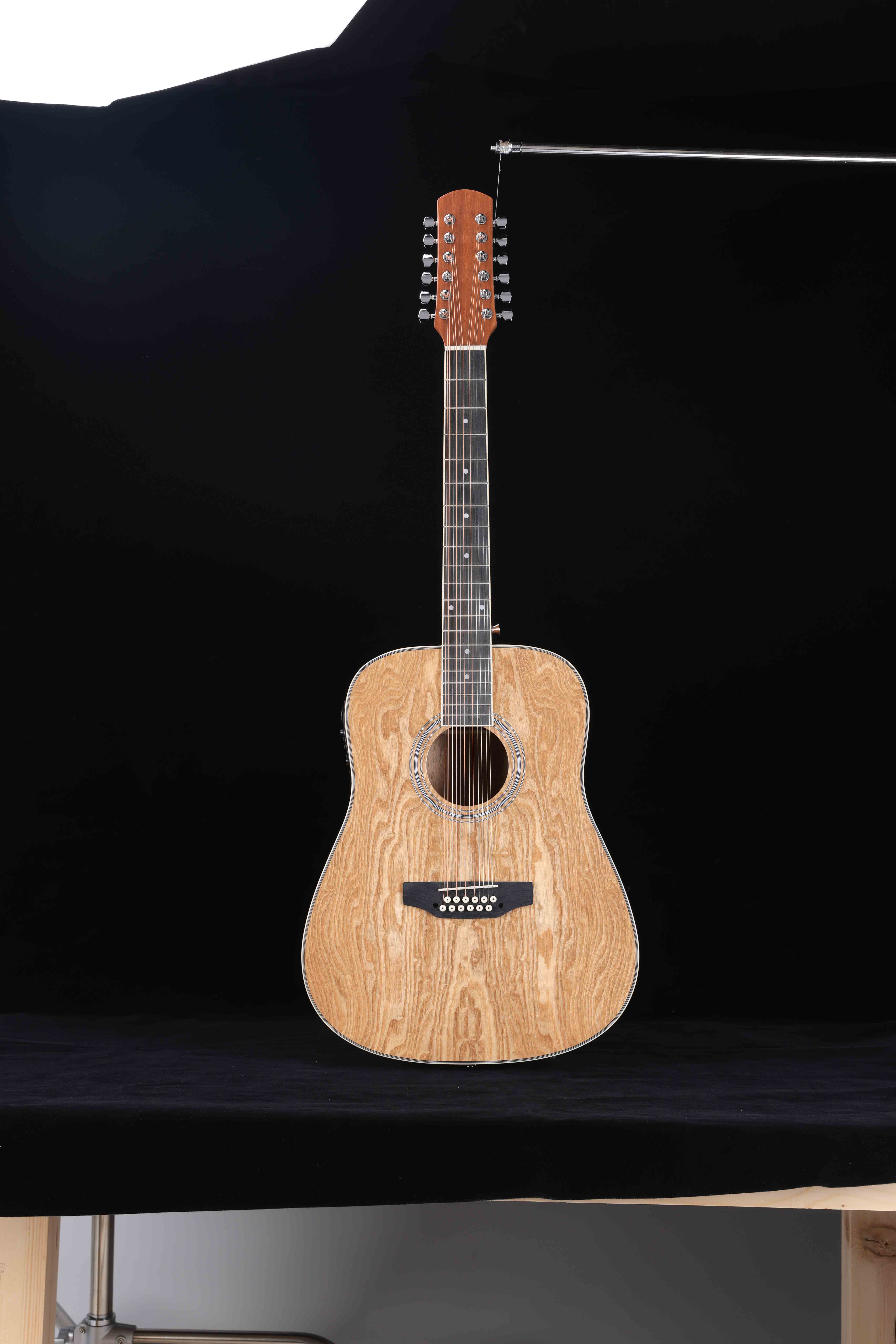 AF55E-12 Guitarra acústica de 12 cuerdas con tapa de madera contrachapada de fresno acolchada de 44 pulgadas 