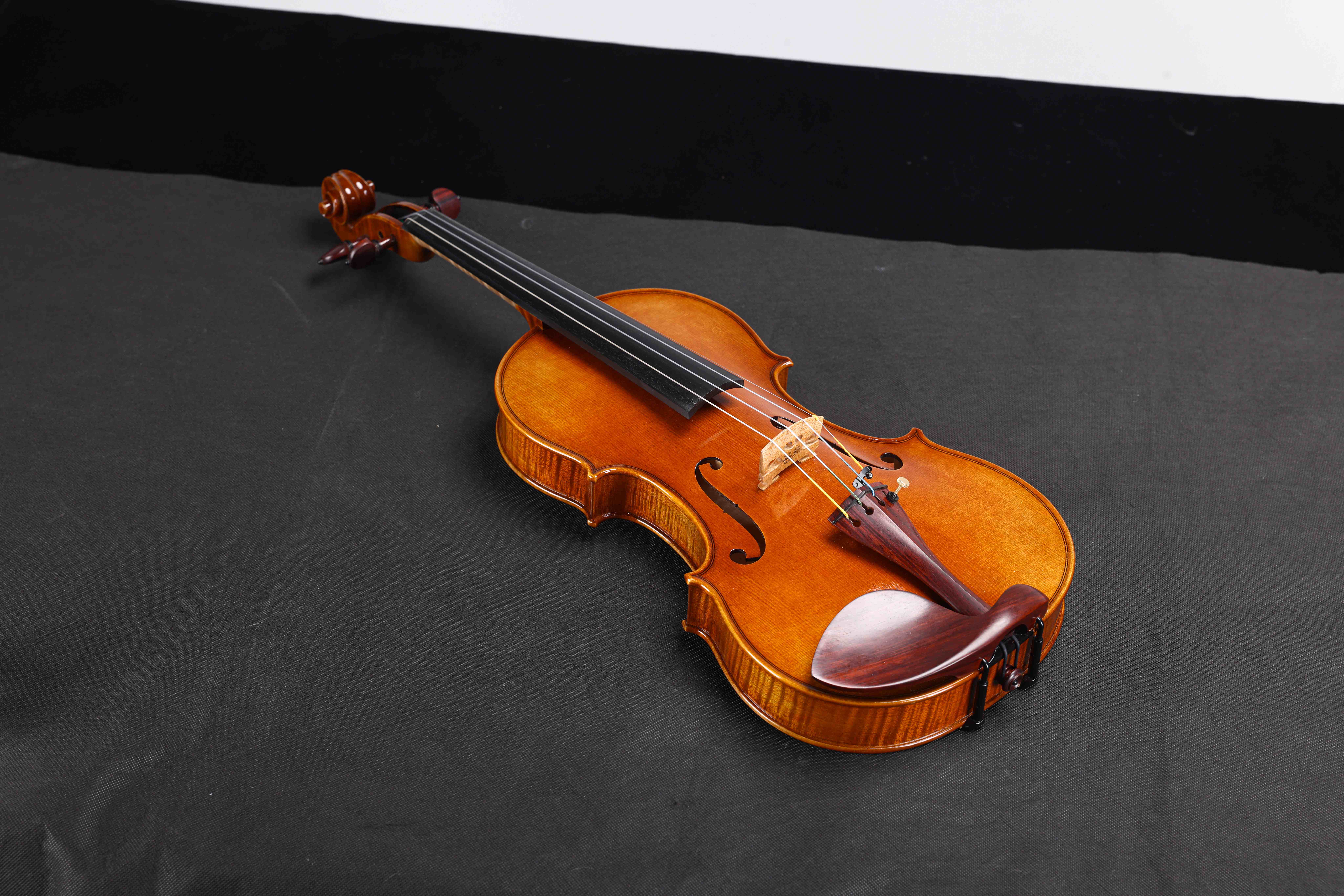 VH680B Nice Musical Instruments Mastery Series Materiales europeos Violín 4/4