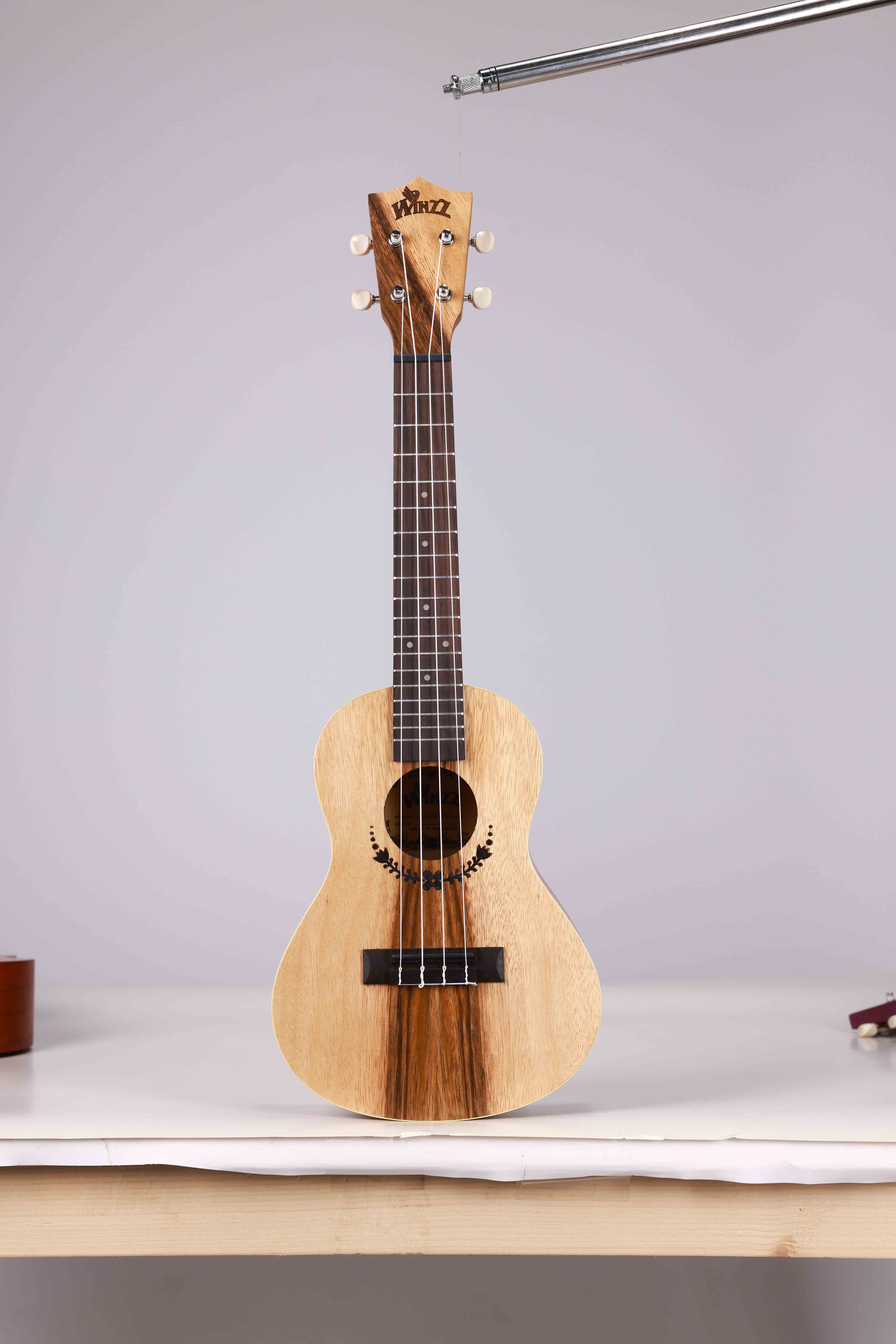 AU601-23 Ukelele Winzz Quality Concert de 23'' fabricado en Indonesia