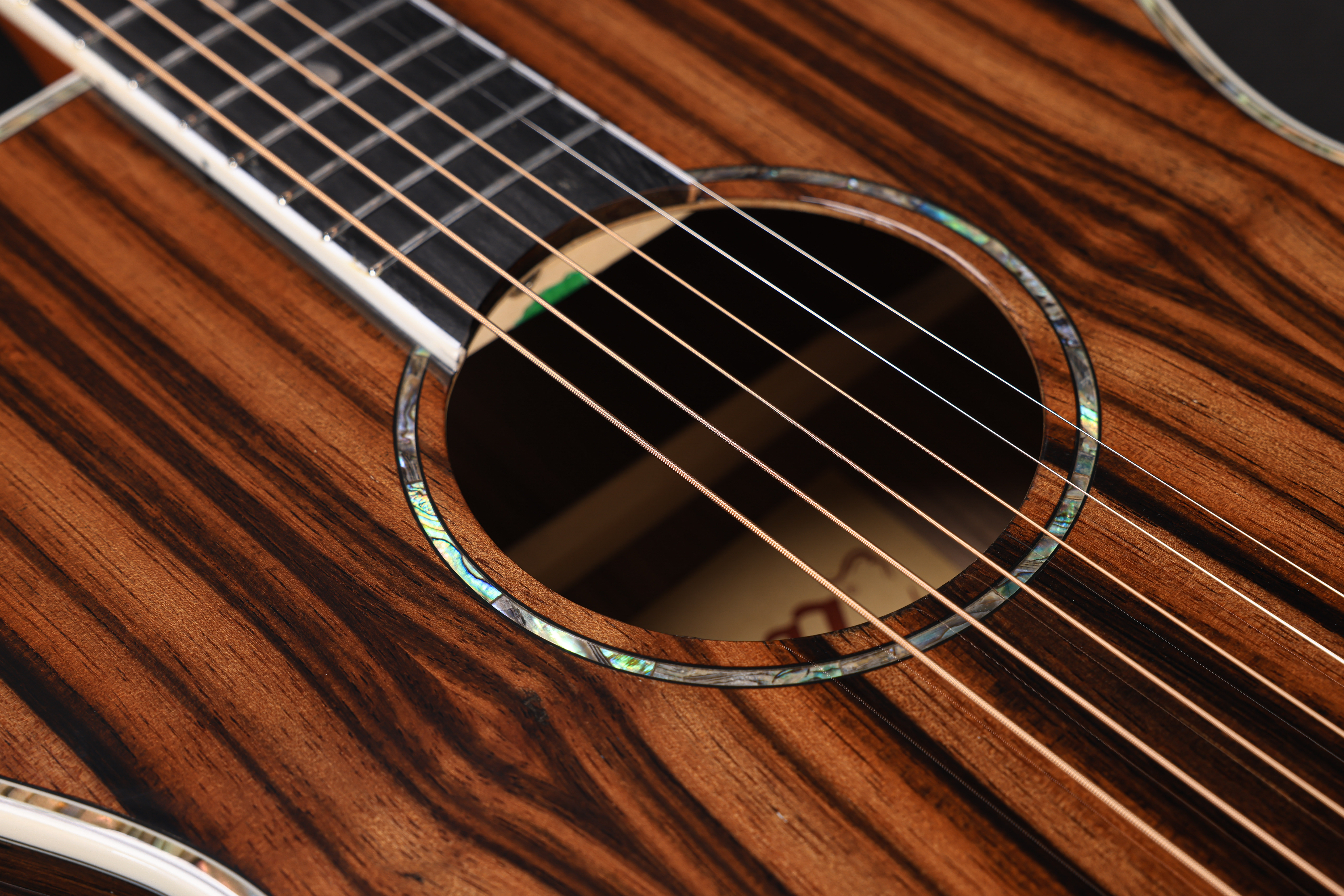 WAG902E-OM Instrumento musical Winzz Material exótico OM Shape 40 'Guitarra acústica