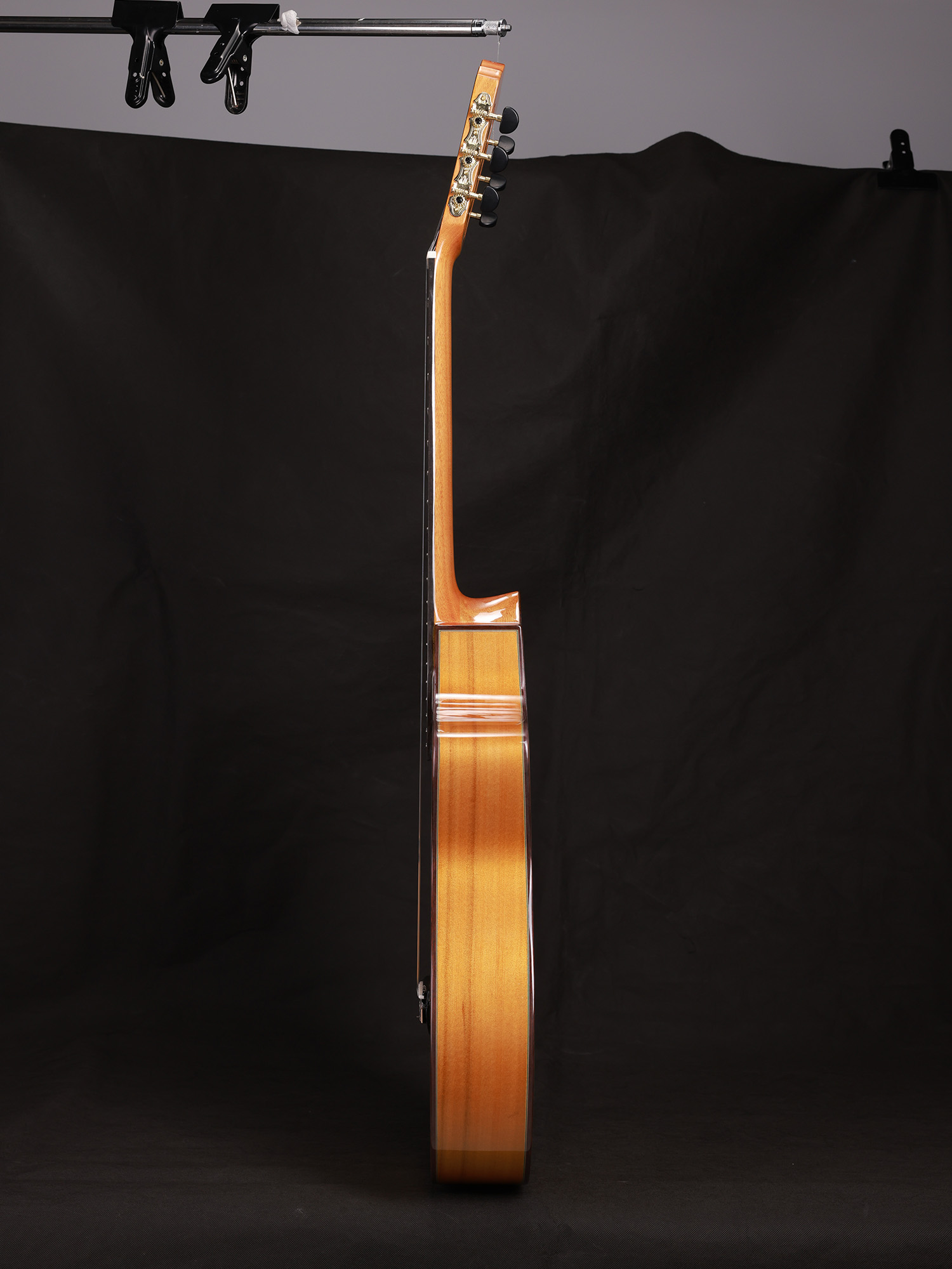 WCG190CE Guitarra Flamenca con acabado brillante y tapa de abeto macizo de grado A de 39'' 