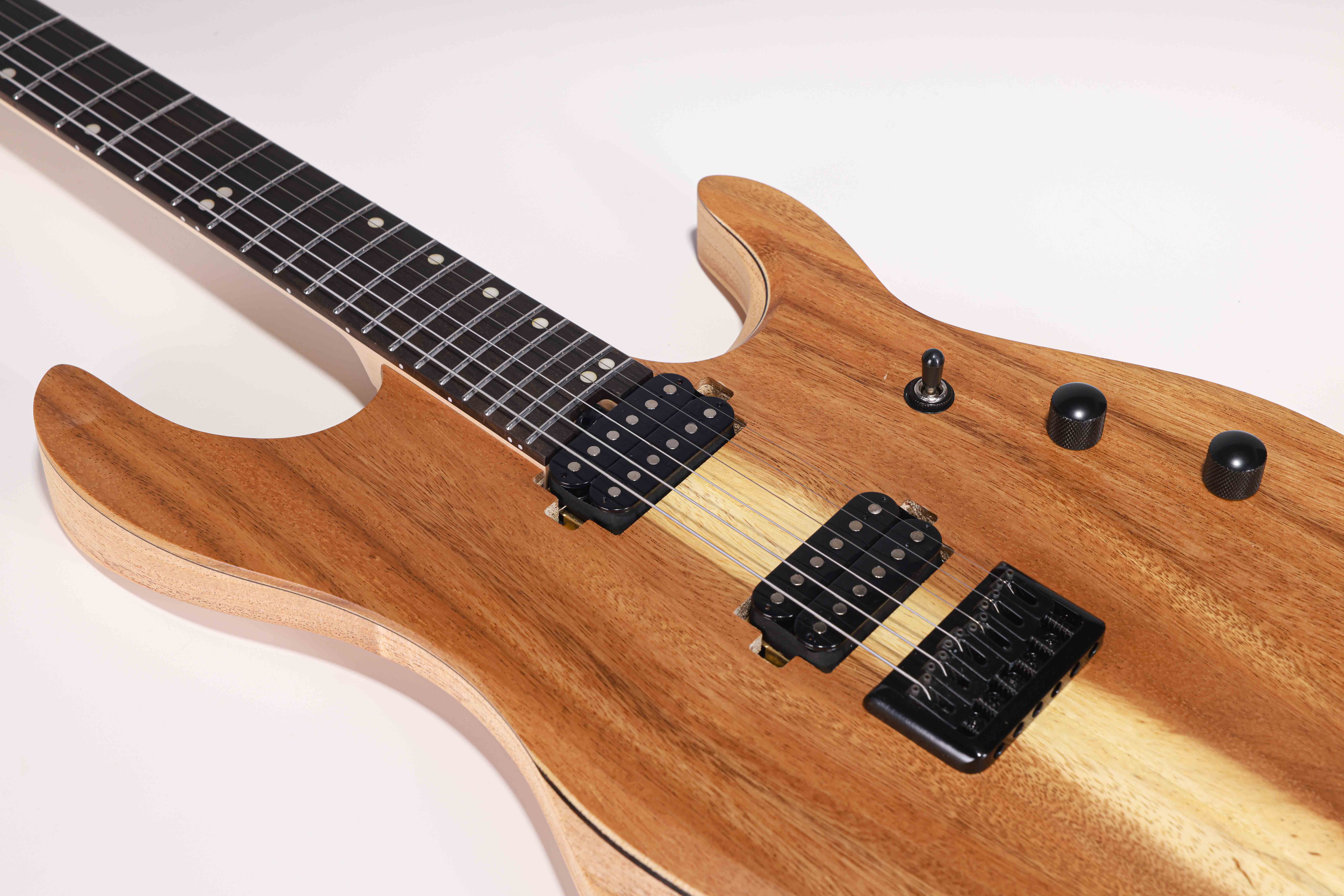WOS EX80-MK Mindi Body Koa (grosor: 6 mm) Guitarra eléctrica superior fabricada en Indonesia