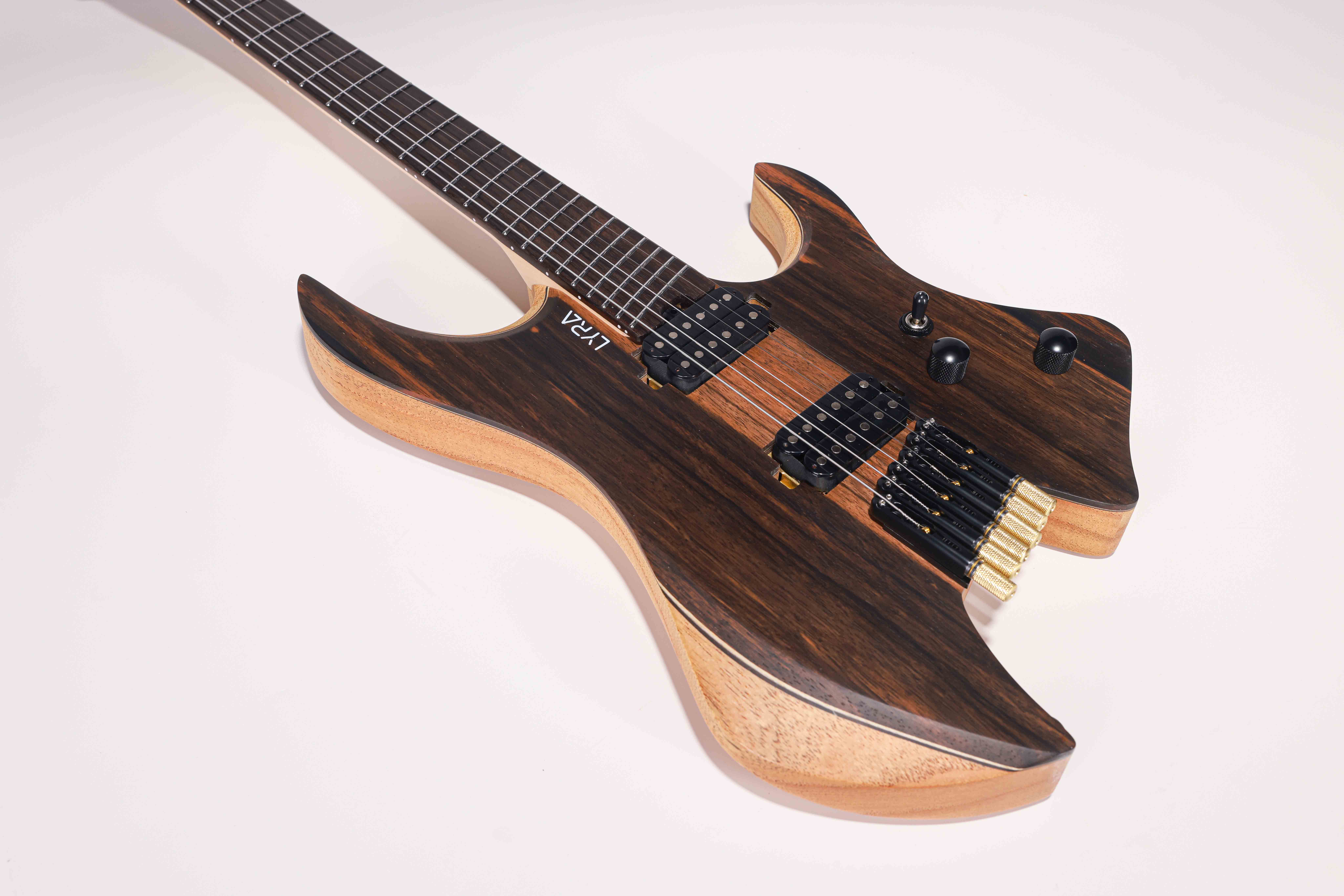 WLH EX80-ME Mindi Body Eboni (grosor: 6 mm) Guitarra eléctrica sin cabeza superior fabricada en Indonesia