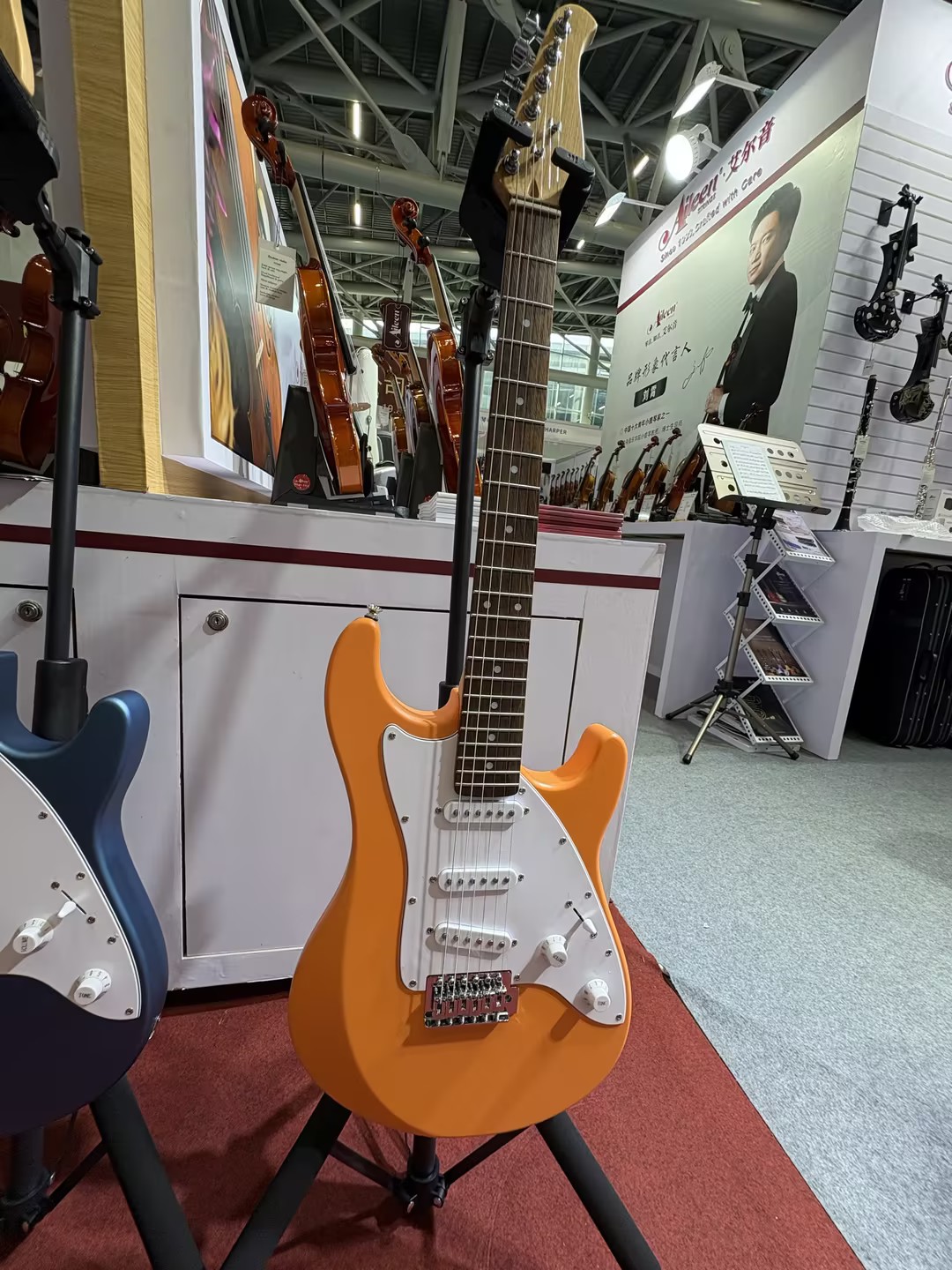 Winzz Nueva guitarra eléctrica con cuerpo de material compuesto WGS01 