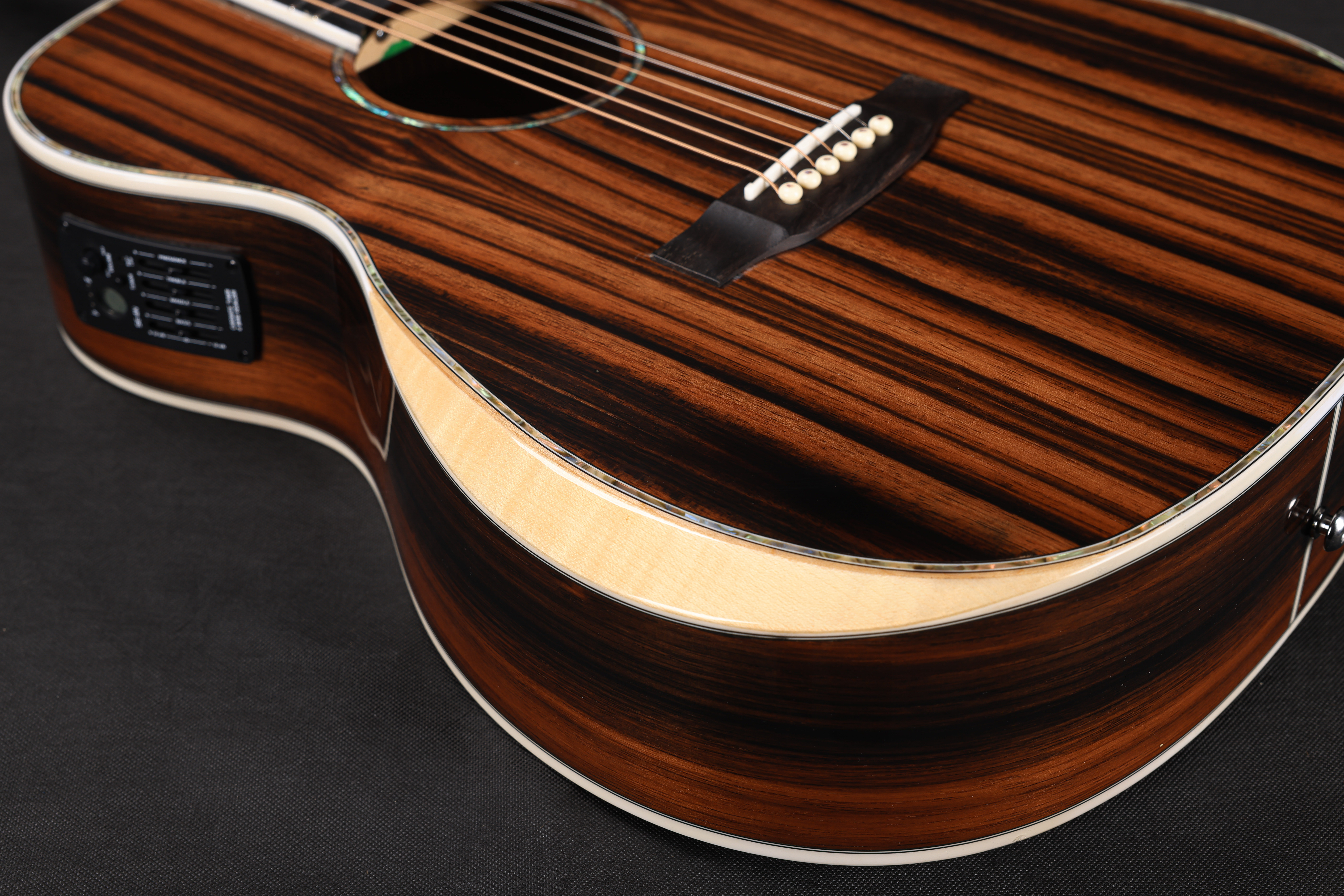 WAG902E-OM Instrumento musical Winzz Material exótico OM Shape 40 'Guitarra acústica