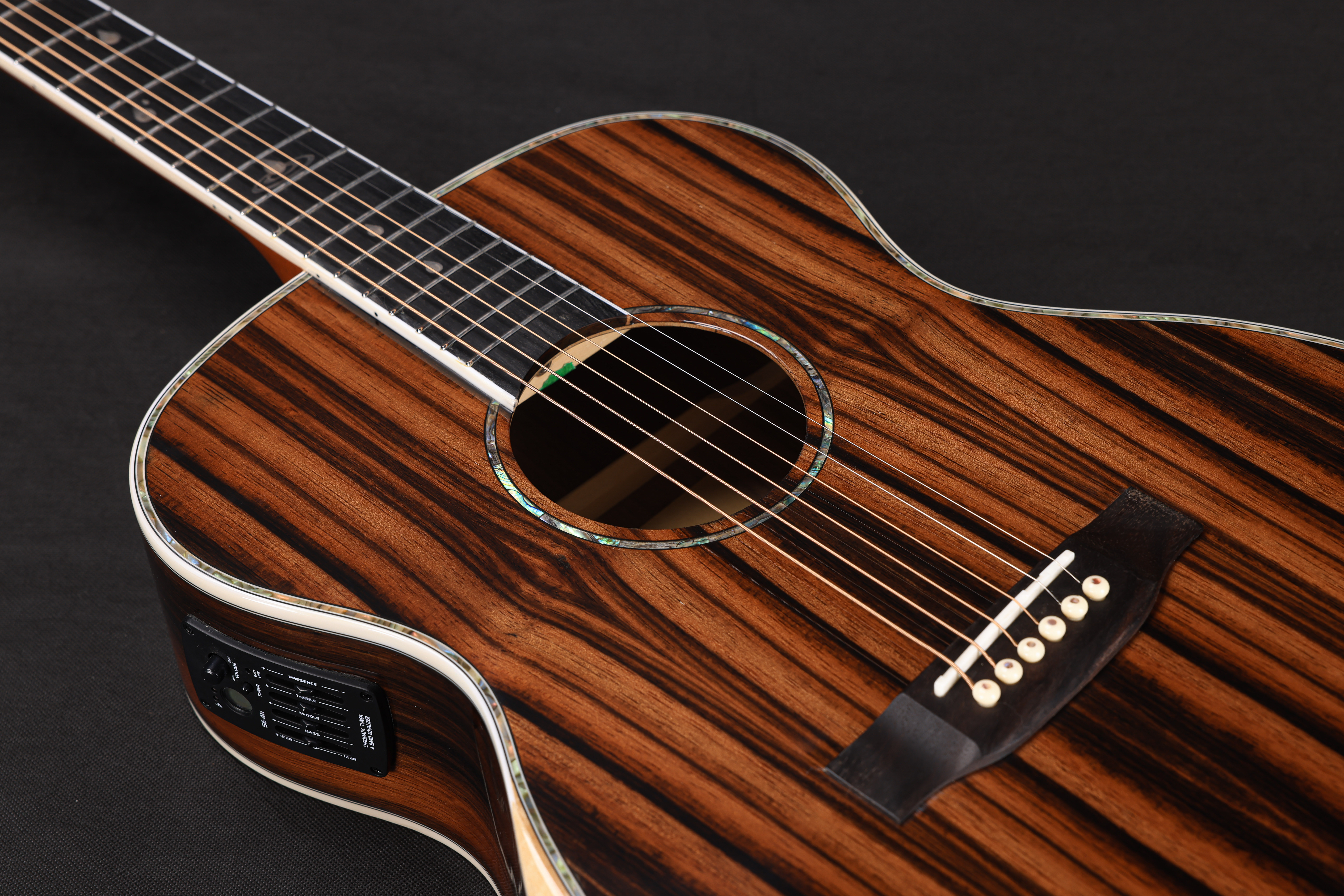 WAG902E-OM Instrumento musical Winzz Material exótico OM Shape 40 'Guitarra acústica