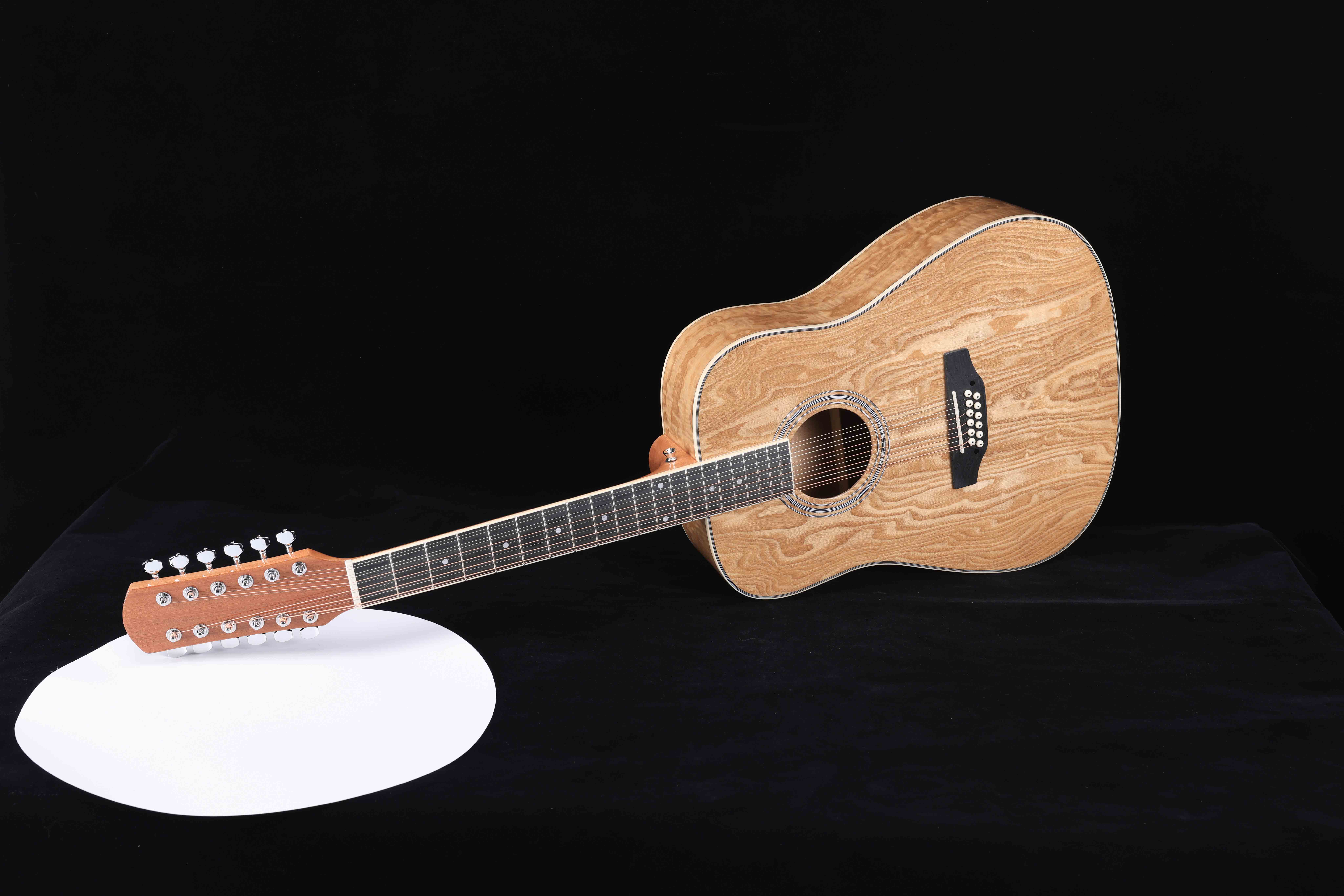 AF55E-12 Guitarra acústica de 12 cuerdas con tapa de madera contrachapada de fresno acolchada de 44 pulgadas 