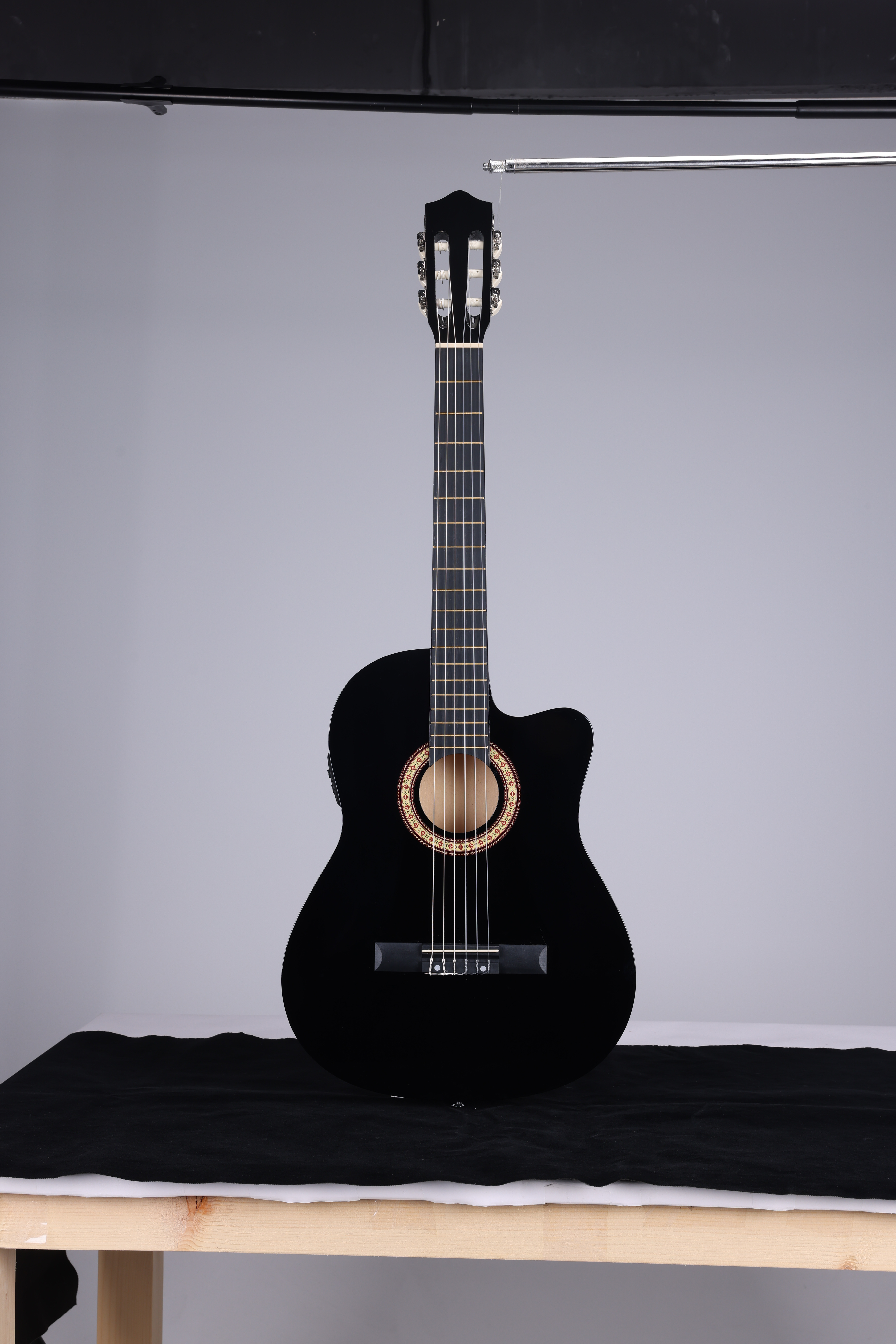 Guitarra acústica eléctrica para estudiantes de cuerpo fino de madera contrachapada de tilo seccionada de 39 ' (AC001ET)