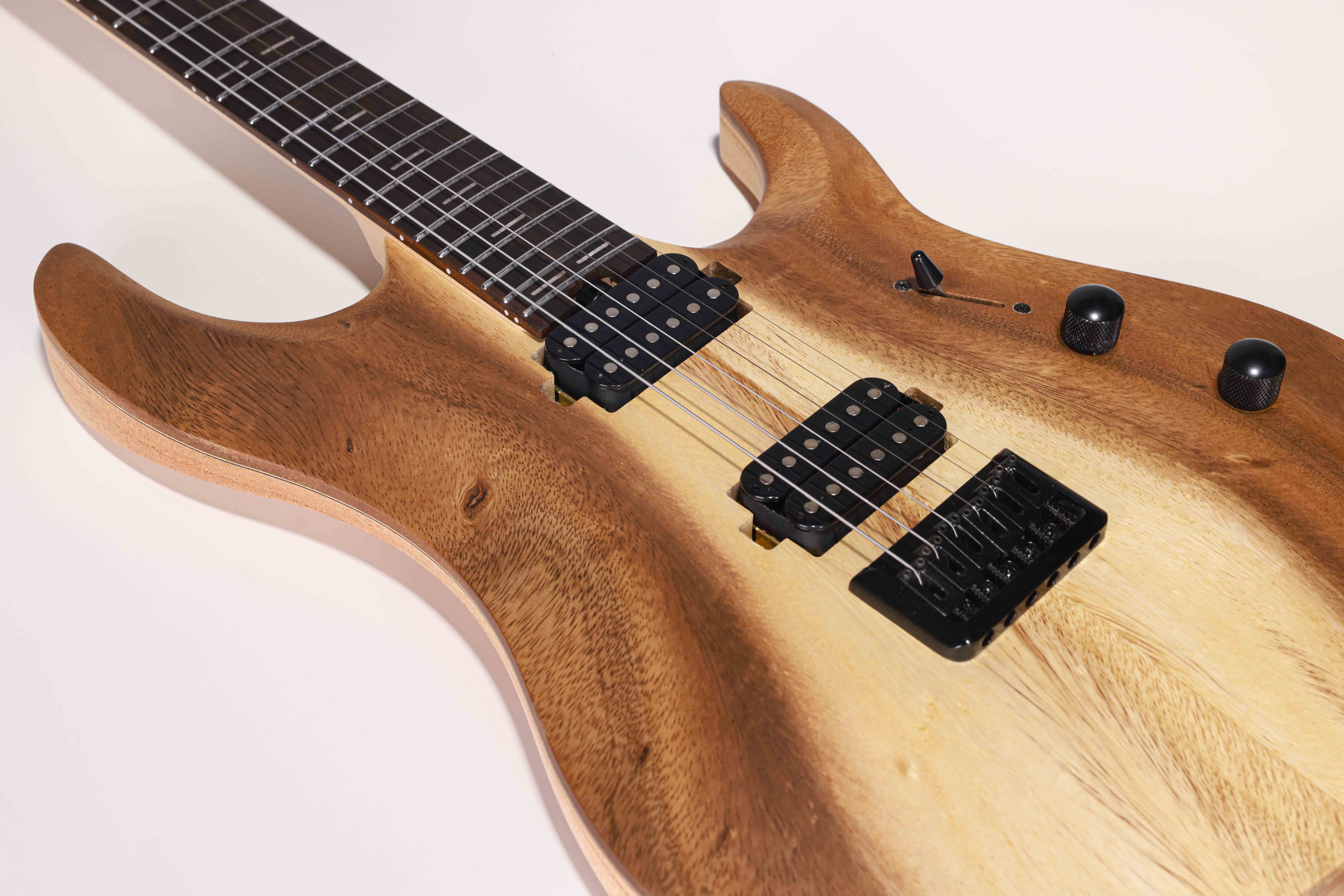 WZS EX80-MK Mindi Body Koa ((grosor: 12 mm) guitarra eléctrica superior con forma arqueada fabricada en Indonesia